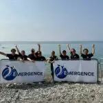 Les bénévoles du CRFS assistent au retour à la mer de deux patientes depuis une plage de Nice