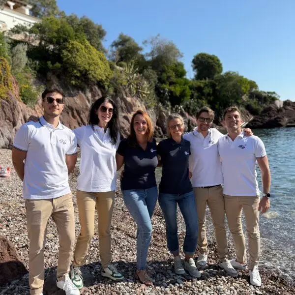 Equipes Ric & Rac, et Emergence lors du retour à la mer de la tortue marine Polaris